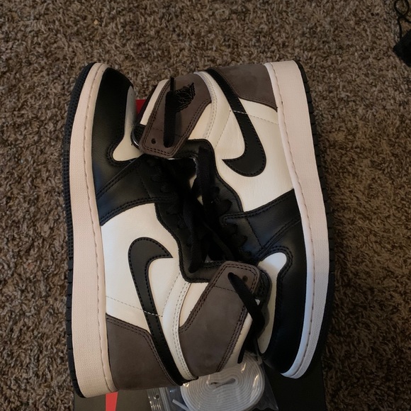 Jordan Retro 1 Mocha - Picture 4 of 7